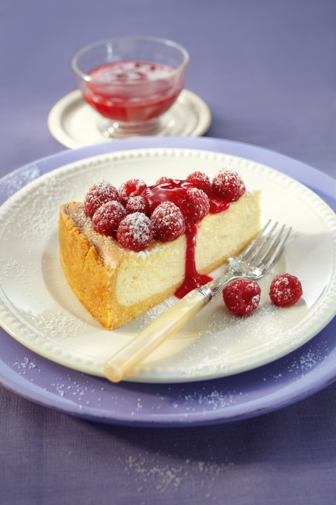 Ricotta-Käsekuchen mit Fruchtsoße